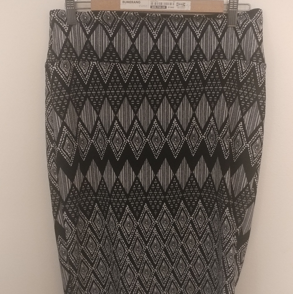 Comfy, stretchy Cassie pencil skirt